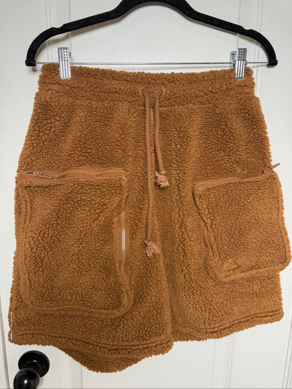 Unisex Adidas x Ivy Park Teddy Sherpa Shorts Size XS - Picture 2 of 4